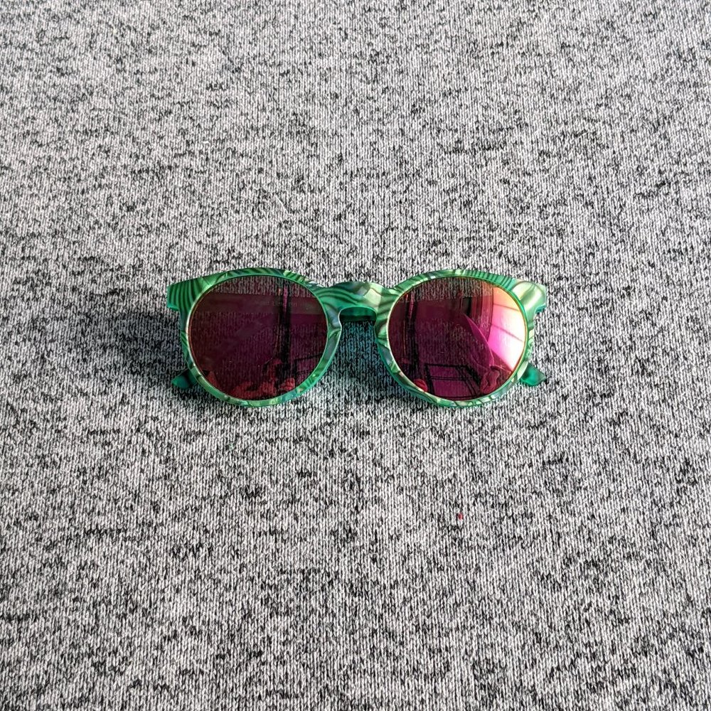 Goodr Circle Gs "Jaded Little Pill"